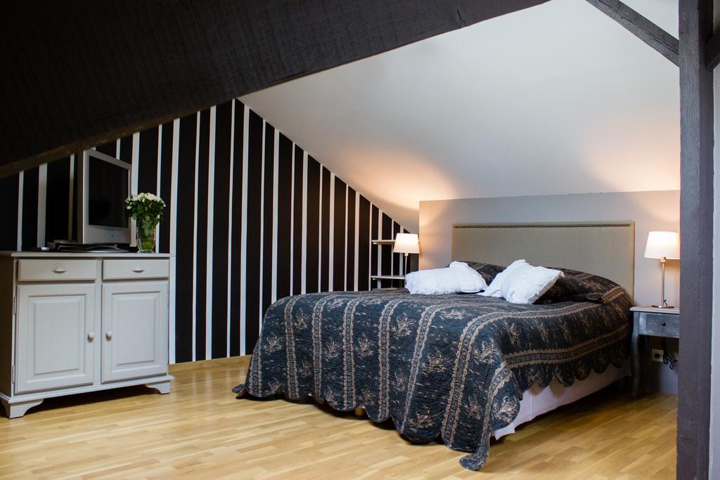 Lequatorze Bed & Breakfast Compiegne Ruang foto